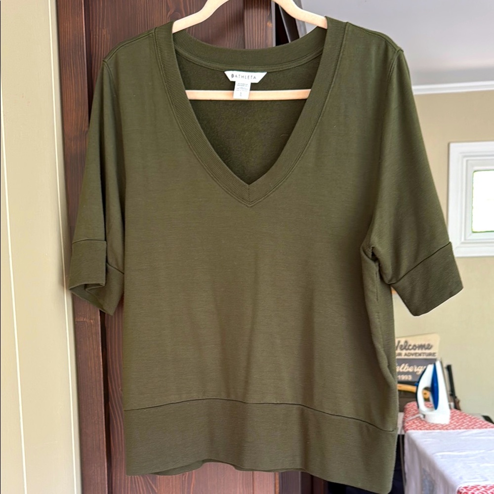 Athleta V Neck Top - Size L
